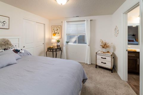 Tiny photo for 16614 Landing Court, La Pine, OR 97739 (MLS # 220220124)