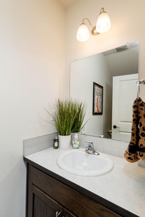 Tiny photo for 16614 Landing Court, La Pine, OR 97739 (MLS # 220220124)