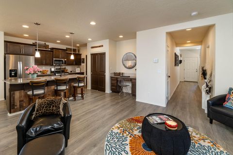 Tiny photo for 16614 Landing Court, La Pine, OR 97739 (MLS # 220220124)