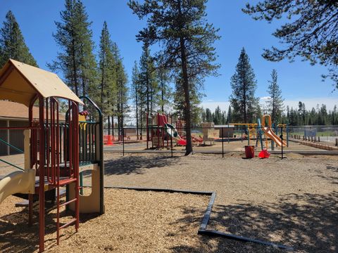 Tiny photo for 16614 Landing Court, La Pine, OR 97739 (MLS # 220220124)