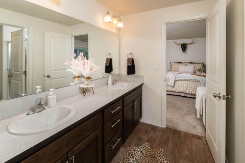 Tiny photo for 16614 Landing Court, La Pine, OR 97739 (MLS # 220220124)