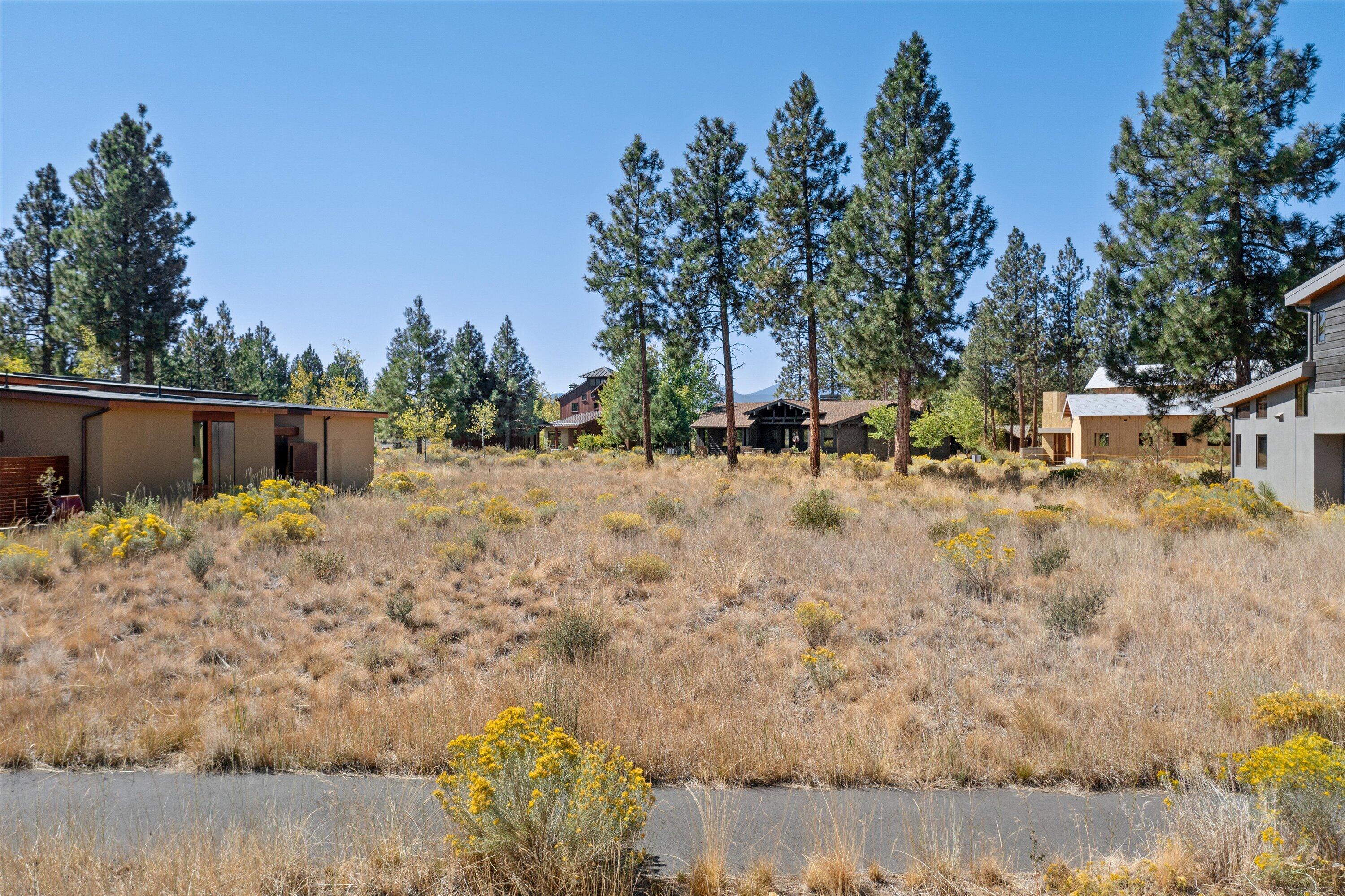 62765 NW Sand Lily Way