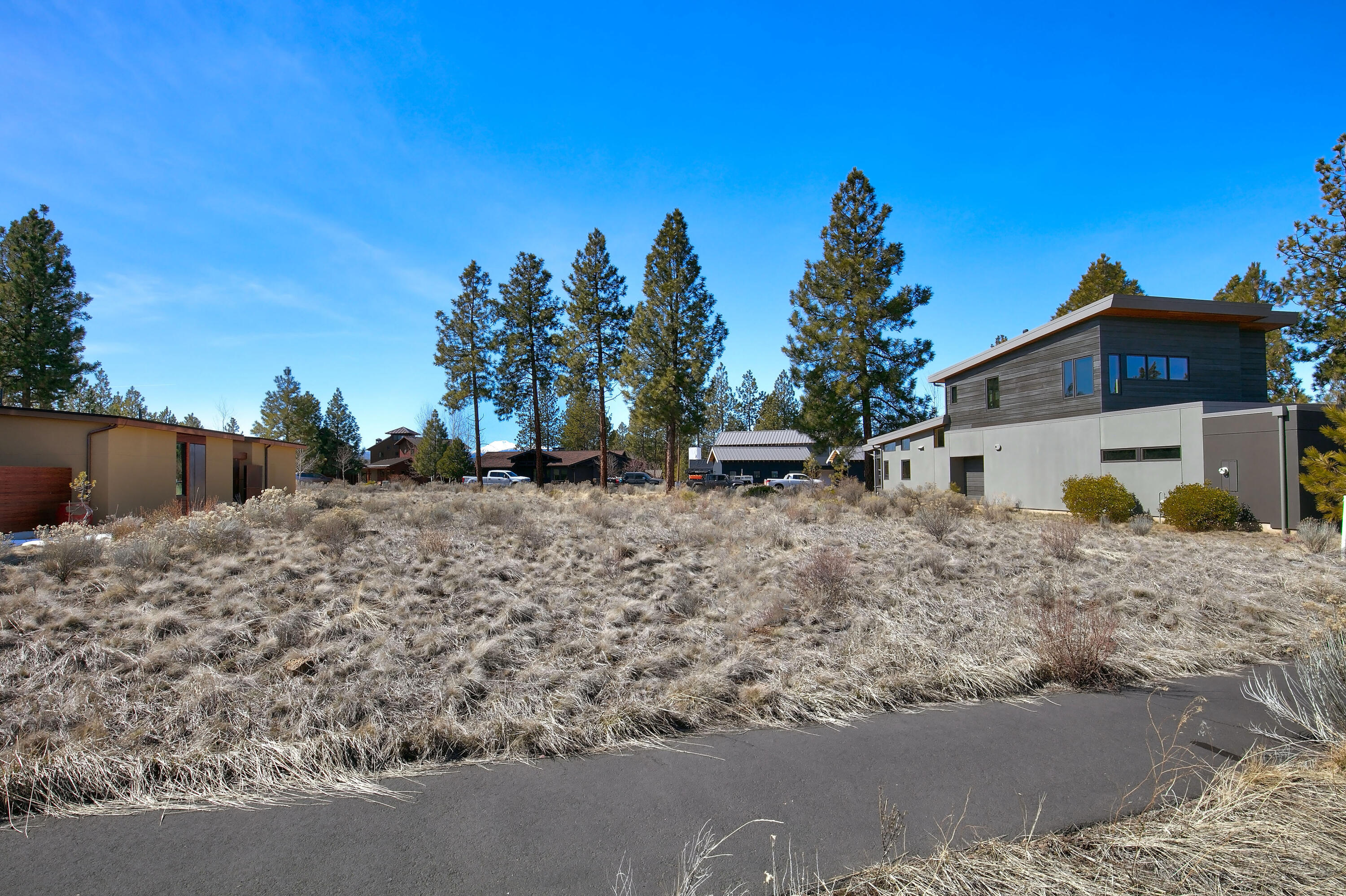 62765 NW Sand Lily Way