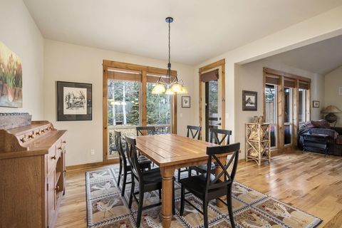 Tiny photo for 60798 Goldenwood Loop, Bend, OR 97702 (MLS # 220211514)