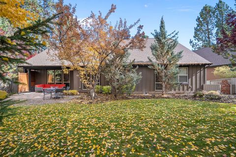 Tiny photo for 60798 Goldenwood Loop, Bend, OR 97702 (MLS # 220211514)