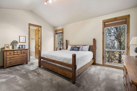 Tiny photo for 60798 Goldenwood Loop, Bend, OR 97702 (MLS # 220211514)