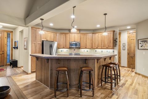 Tiny photo for 60798 Goldenwood Loop, Bend, OR 97702 (MLS # 220211514)