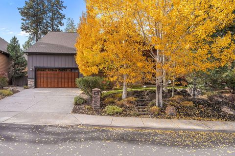 Tiny photo for 60798 Goldenwood Loop, Bend, OR 97702 (MLS # 220211514)