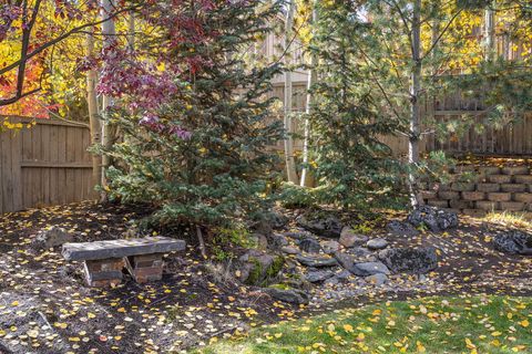 Tiny photo for 60798 Goldenwood Loop, Bend, OR 97702 (MLS # 220211514)