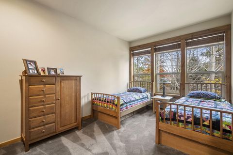 Tiny photo for 60798 Goldenwood Loop, Bend, OR 97702 (MLS # 220211514)