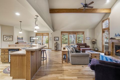 Tiny photo for 60798 Goldenwood Loop, Bend, OR 97702 (MLS # 220211514)