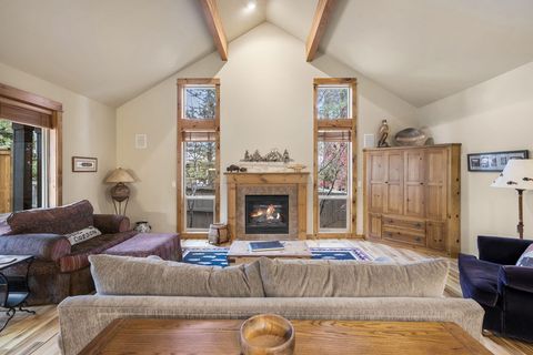 Tiny photo for 60798 Goldenwood Loop, Bend, OR 97702 (MLS # 220211514)