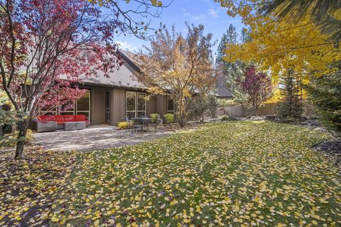 Tiny photo for 60798 Goldenwood Loop, Bend, OR 97702 (MLS # 220211514)