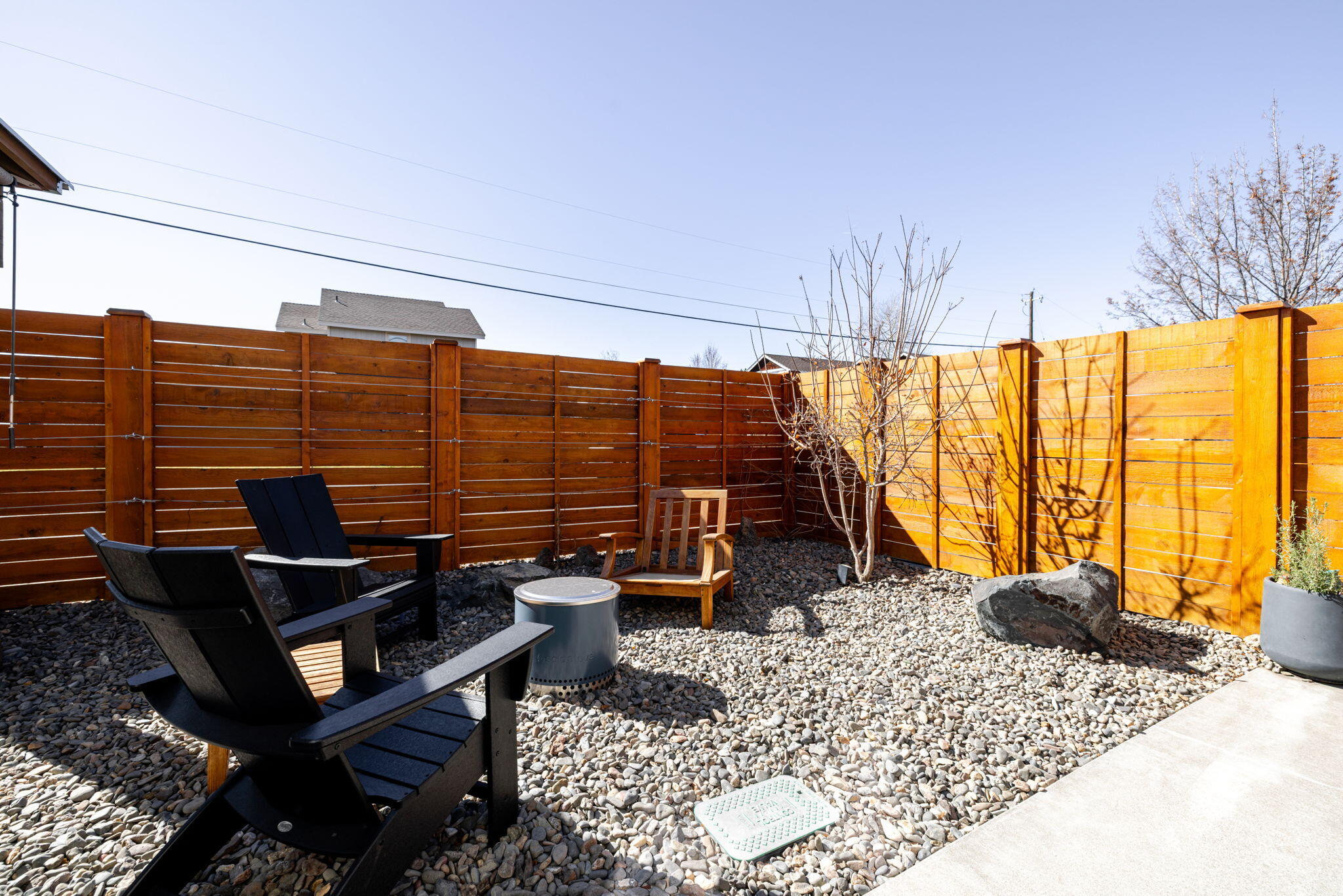 1833 NW Larch Avenue