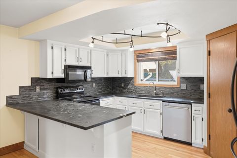 Tiny photo for 4427 San Juan Drive, Medford, OR 97504 (MLS # 220211537)