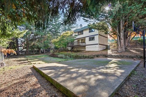 Tiny photo for 4427 San Juan Drive, Medford, OR 97504 (MLS # 220211537)