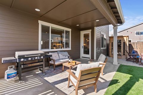 Tiny photo for 63204 NW Red Butte Court, Bend, OR 97703 (MLS # 220215730)