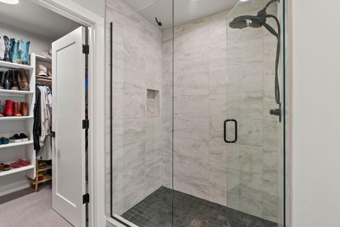 Tiny photo for 63204 NW Red Butte Court, Bend, OR 97703 (MLS # 220215730)