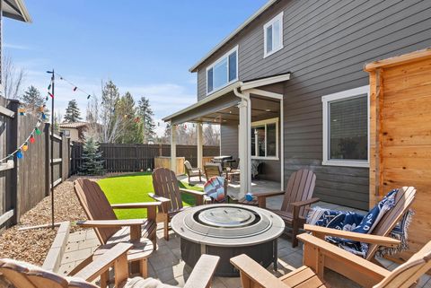 Tiny photo for 63204 NW Red Butte Court, Bend, OR 97703 (MLS # 220215730)