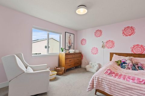 Tiny photo for 63204 NW Red Butte Court, Bend, OR 97703 (MLS # 220215730)