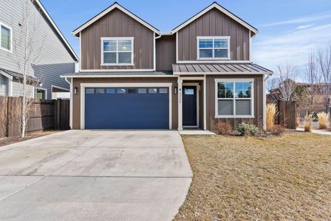 Tiny photo for 63204 NW Red Butte Court, Bend, OR 97703 (MLS # 220215730)