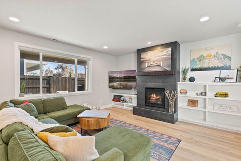 Tiny photo for 63204 NW Red Butte Court, Bend, OR 97703 (MLS # 220215730)