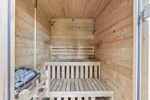 Tiny photo for 63204 NW Red Butte Court, Bend, OR 97703 (MLS # 220215730)