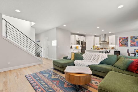 Tiny photo for 63204 NW Red Butte Court, Bend, OR 97703 (MLS # 220215730)