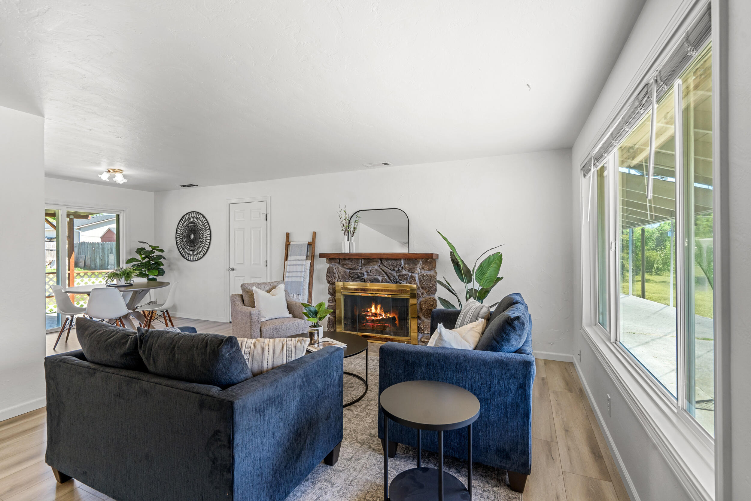 2424 Crater Lake Avenue