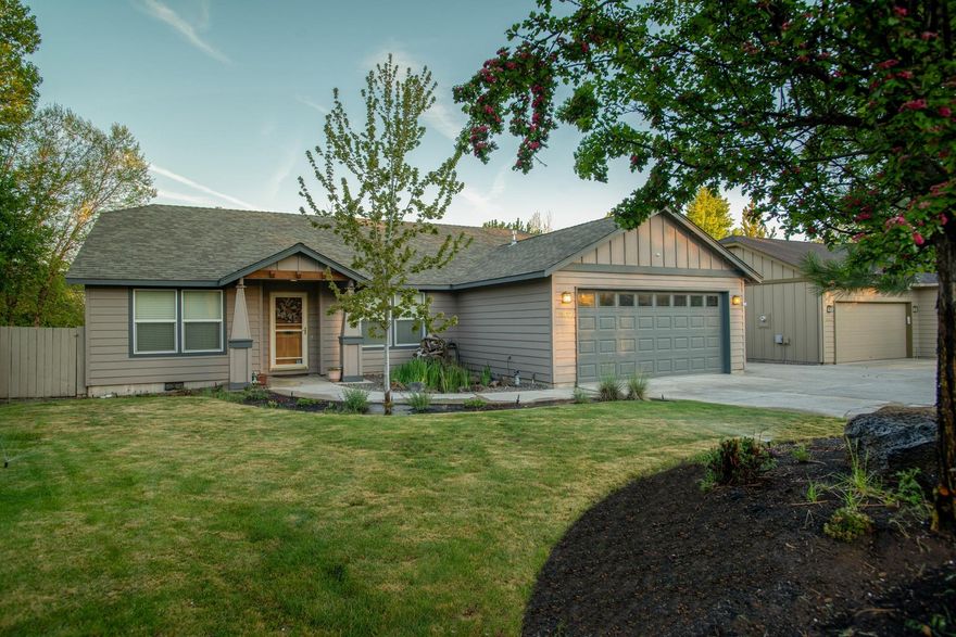 SW Bend single level home located in the desirable subdivision of River Rim. Featuring an open floor plan with 1606 sqft, 3 bedrooms, 2 bathrooms, office, and a private .17ac lot. The home has a two car garage as well as additional paved parking on the side of the house . This is the perfect family home close to several parks, grocery store, restaurants, pre-school and elementary schools. Minutes away from Old Mill District and Deschutes River.