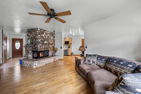 Tiny photo for 312 Edgewood Drive, Canyon City, OR 97820 (MLS # 220216750)