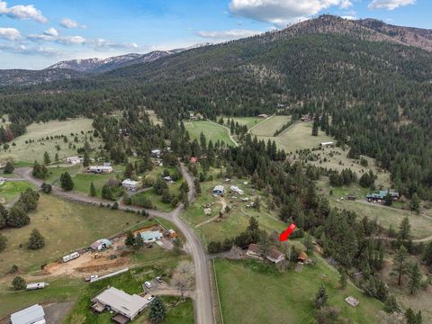 Tiny photo for 312 Edgewood Drive, Canyon City, OR 97820 (MLS # 220216750)