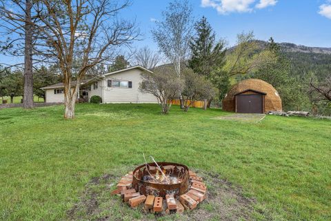 Tiny photo for 312 Edgewood Drive, Canyon City, OR 97820 (MLS # 220216750)