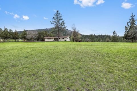 Tiny photo for 312 Edgewood Drive, Canyon City, OR 97820 (MLS # 220216750)