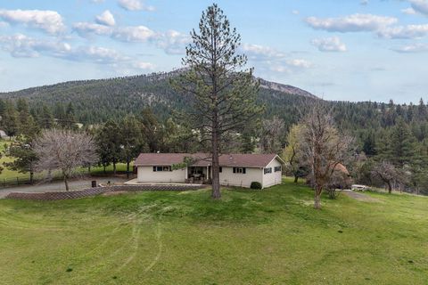 Tiny photo for 312 Edgewood Drive, Canyon City, OR 97820 (MLS # 220216750)