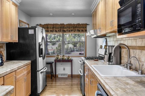 Tiny photo for 312 Edgewood Drive, Canyon City, OR 97820 (MLS # 220216750)