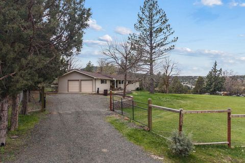 Tiny photo for 312 Edgewood Drive, Canyon City, OR 97820 (MLS # 220216750)