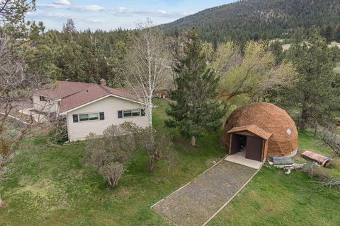 Tiny photo for 312 Edgewood Drive, Canyon City, OR 97820 (MLS # 220216750)