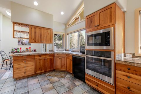 Tiny photo for 58010 Mulligan Lane, Sunriver, OR 97707 (MLS # 220212788)