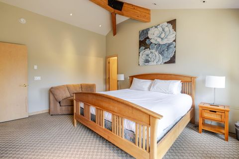 Tiny photo for 58010 Mulligan Lane, Sunriver, OR 97707 (MLS # 220212788)