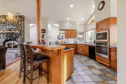Tiny photo for 58010 Mulligan Lane, Sunriver, OR 97707 (MLS # 220212788)