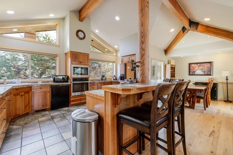 Tiny photo for 58010 Mulligan Lane, Sunriver, OR 97707 (MLS # 220212788)