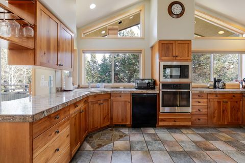 Tiny photo for 58010 Mulligan Lane, Sunriver, OR 97707 (MLS # 220212788)