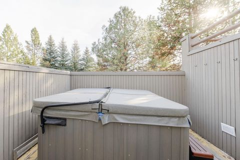 Tiny photo for 58010 Mulligan Lane, Sunriver, OR 97707 (MLS # 220212788)
