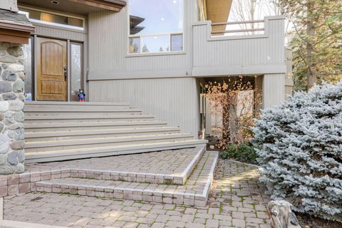 Tiny photo for 58010 Mulligan Lane, Sunriver, OR 97707 (MLS # 220212788)