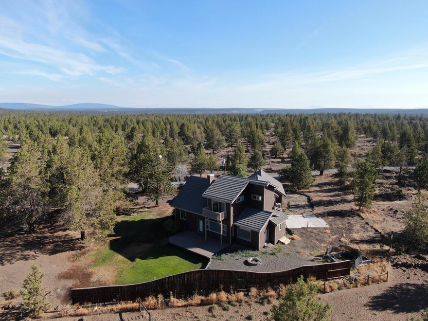 Gorgeous full Cascade Mountain Views from this impeccably maintained home! Two bedrooms and an office/third bedroom on the main level, with a Master Suite on the
upper level. Enjoy the mountain view from the Master Suite balcony or the generously sized deck. The vaulted ceilings and open floor plan flood the home with natural
light. The concrete tile roof, hardi-plank siding, and natural landscaping reduce maintenance needs of this property allowing you to fully enjoy everything Central Oregon
has to offer. Hike, ride, or bike directly across the street throughout the 360 acres of BLM land, or make the short trip over to the updated Fryrear Trailhead and tour
through the canyon!