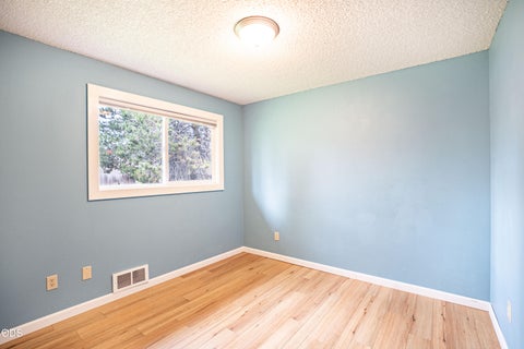 Tiny photo for 61548 SE Rockway Terrace, Bend, OR 97702 (MLS # 220223540)