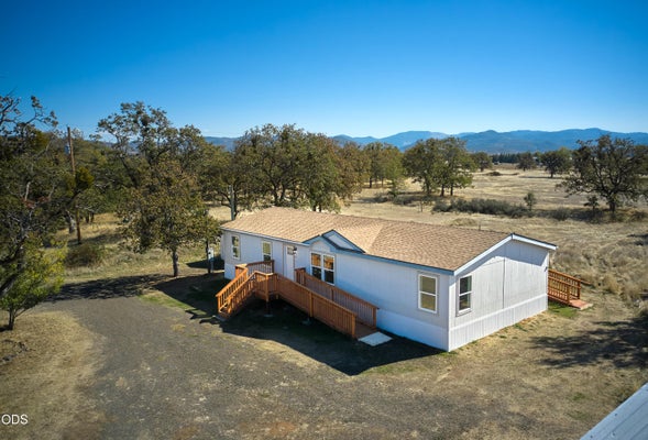 811 RILEY RD, EAGLE POINT, OR 97524 - Image 3942bcac813a3ee93614005caa3dfa3b/4262504913