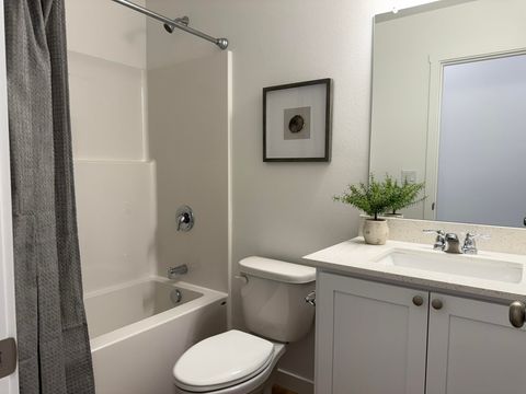 Tiny photo for 249 SE Peppermint Loop #5, Culver, OR 97734 (MLS # 220219301)