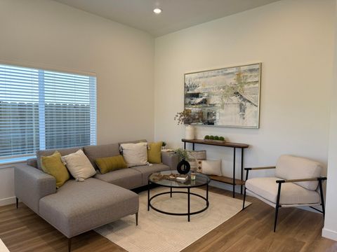 Tiny photo for 249 SE Peppermint Loop #5, Culver, OR 97734 (MLS # 220219301)